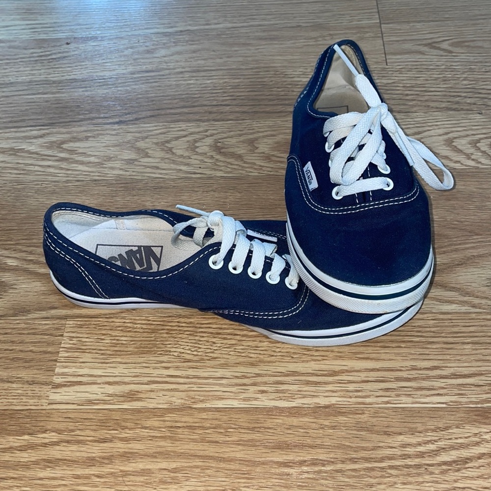 Navy vans